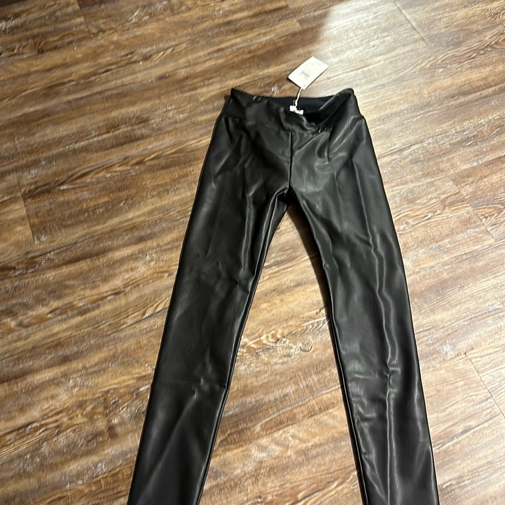 Women’s faux leather black leggings